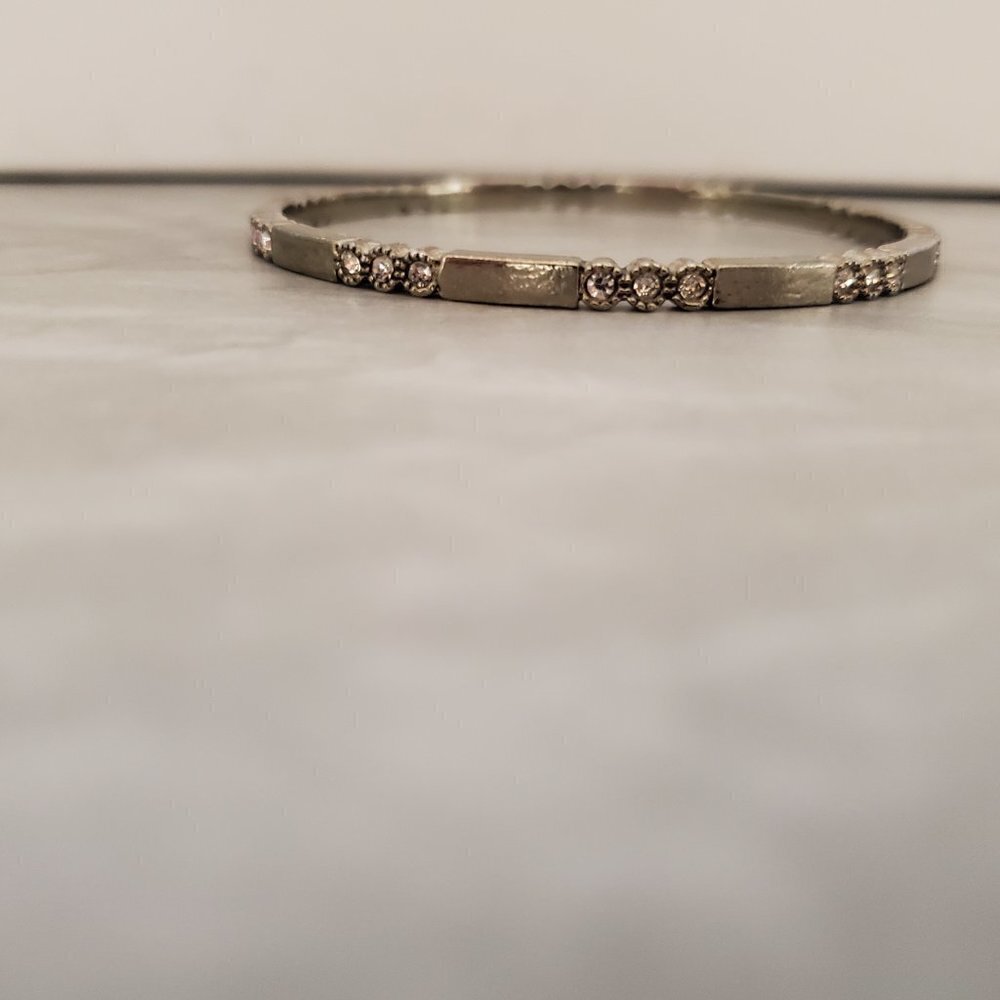 ✨ LOFT Silver Rhinestone Crystal Pave Skinny Bangle Bracelet ✨ - Picture 3 of 10